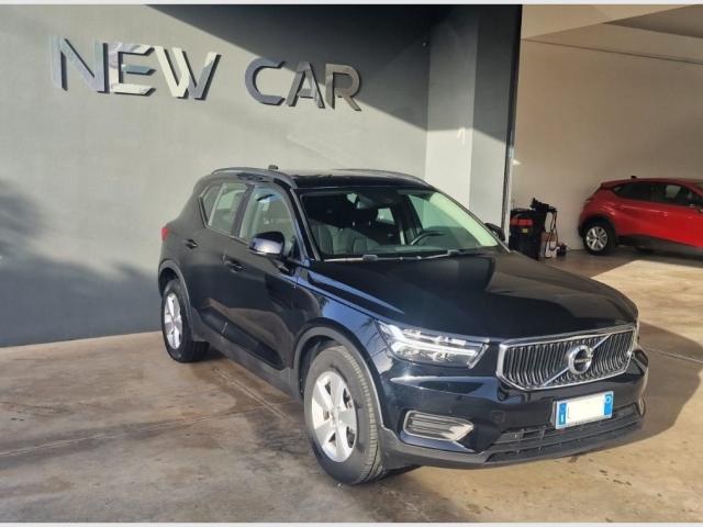 Auto - Volvo xc40 t2 geartronic momentum core