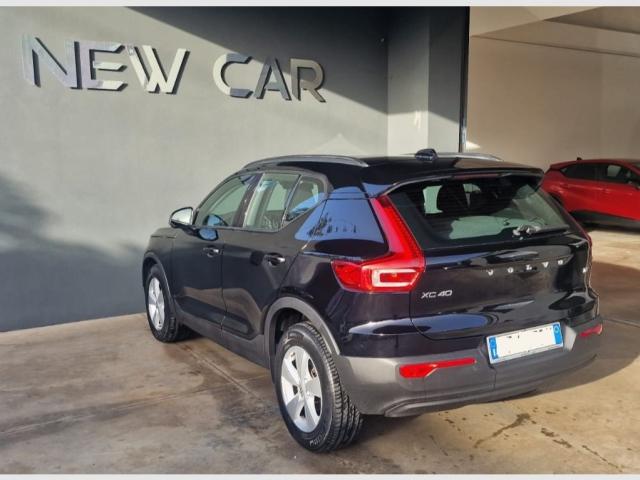 Auto - Volvo xc40 t2 geartronic momentum core