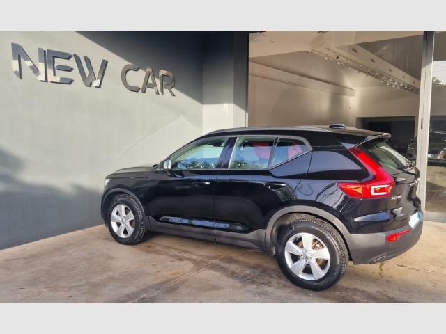 Auto - Volvo xc40 t2 geartronic momentum core