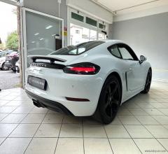 Auto - Porsche 718 cayman