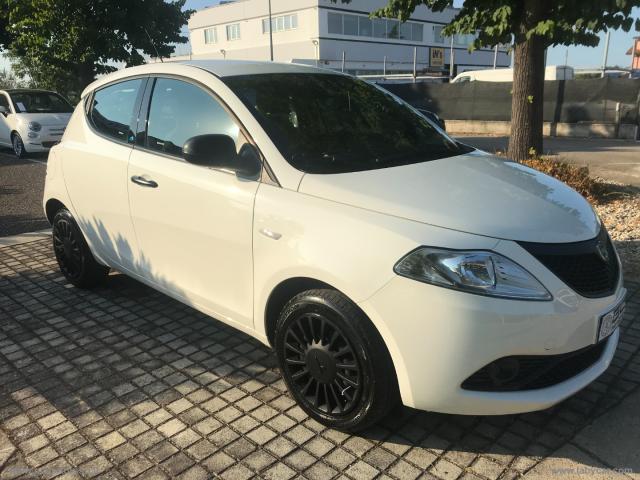 Lancia ypsilon 1.2 69 cv 5p. elefantino