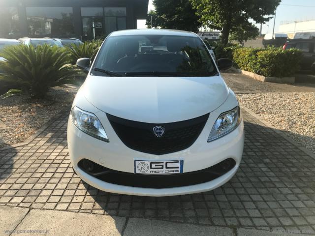 Auto - Lancia ypsilon 1.2 69 cv 5p. elefantino