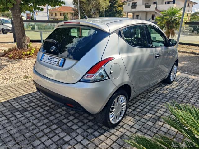 Auto - Lancia ypsilon 1.3 mjt 95 cv 5p. s&s elefantino