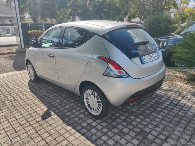 Auto - Lancia ypsilon 1.3 mjt 95 cv 5p. s&s elefantino