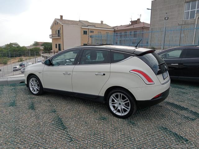 Auto - Lancia delta 1.6 mjt platino