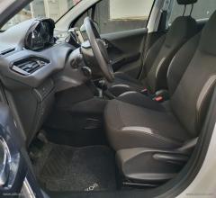 Auto - Peugeot 208 puretech 82 5p. access