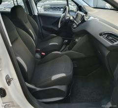 Auto - Peugeot 208 puretech 82 5p. access