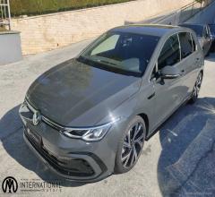 Auto - Volkswagen golf 2.0 tdi 150 cv dsg scr 4motion r-l.