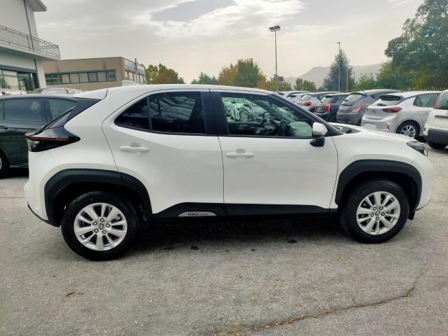 Auto - Toyota yaris cross 1.5 hybrid 5p. e-cvt busin.