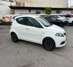 Auto - Lancia ypsilon 1.0 firefly 5p.s&s hybrid silver