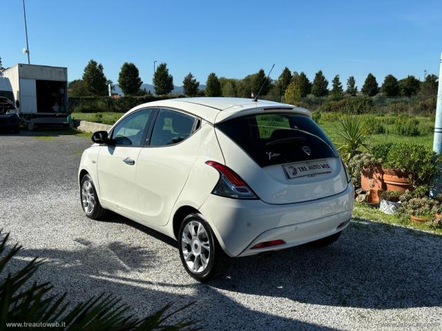 Auto - Lancia ypsilon 1.2 69 cv 5p. gold