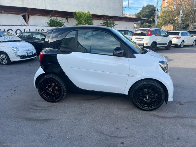 Auto - Smart fortwo 70 1.0 twinamic passion