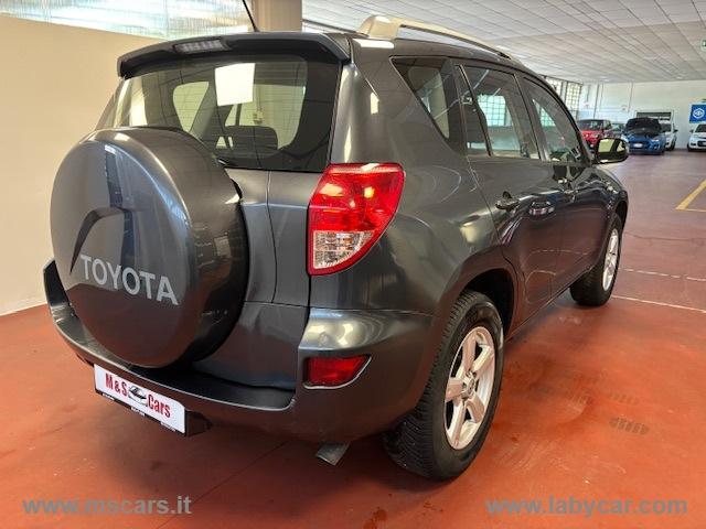 Auto - Toyota rav4 2.2 d-4d 136 cv sol