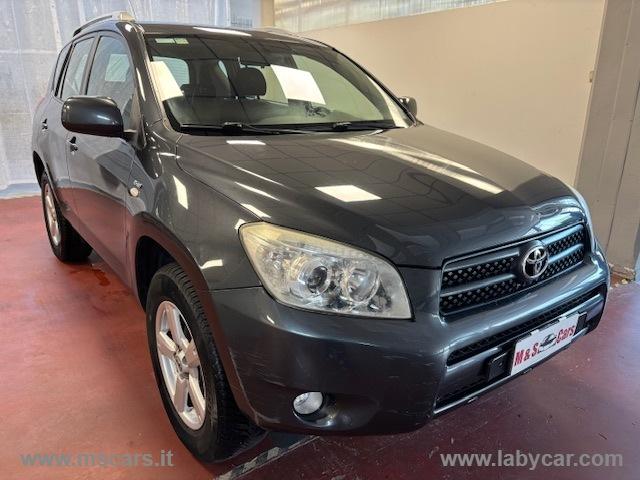 Auto - Toyota rav4 2.2 d-4d 136 cv sol