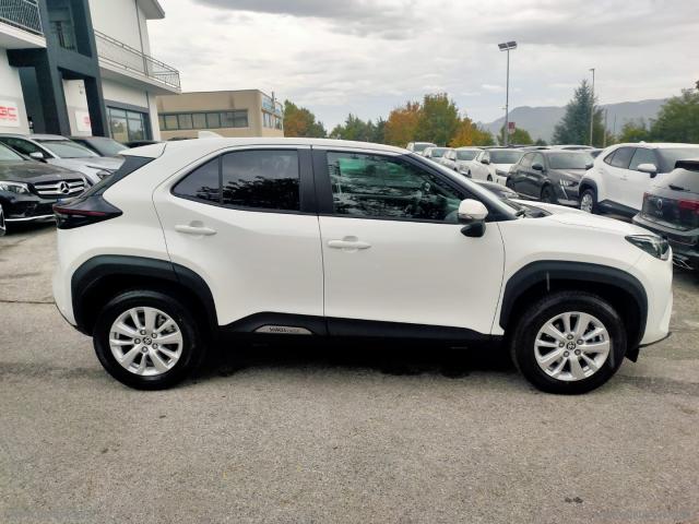 Auto - Toyota yaris cross 1.5 hybrid 5p. e-cvt busin.