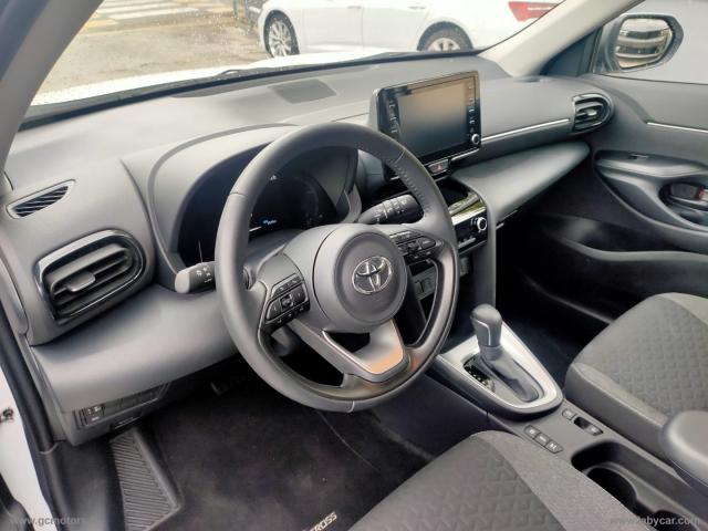 Auto - Toyota yaris cross 1.5 hybrid 5p. e-cvt busin.