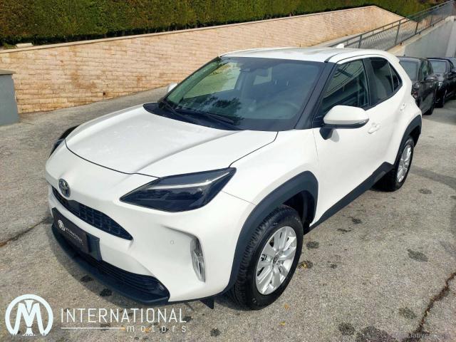 Auto - Toyota yaris cross 1.5 hybrid 5p. e-cvt busin.