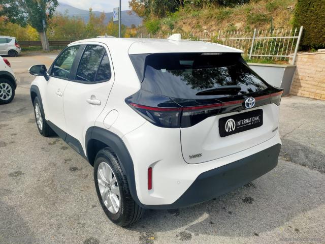 Auto - Toyota yaris cross 1.5 hybrid 5p. e-cvt busin.