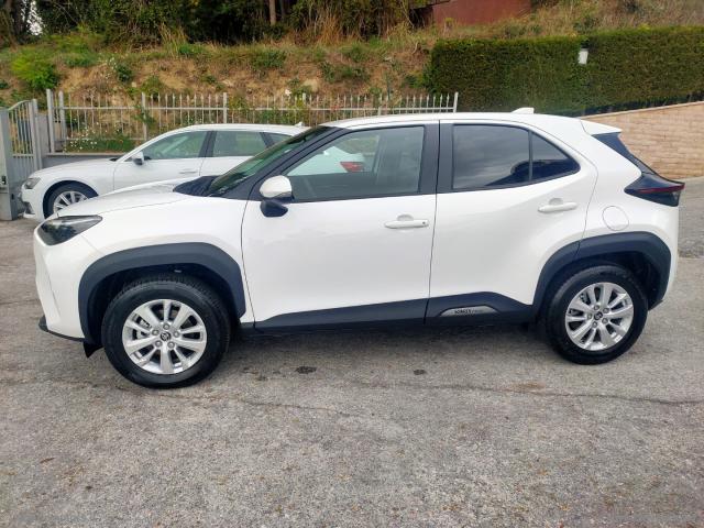 Auto - Toyota yaris cross 1.5 hybrid 5p. e-cvt busin.