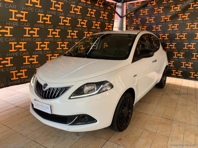 Auto - Lancia ypsilon 1.0 firefly 5p.s&s hybrid silver