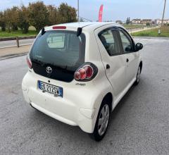 Auto - Toyota aygo 1.0 vvt-i 5p. sol connect