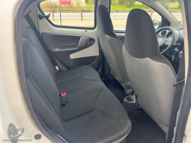 Auto - Toyota aygo 1.0 vvt-i 5p. sol connect