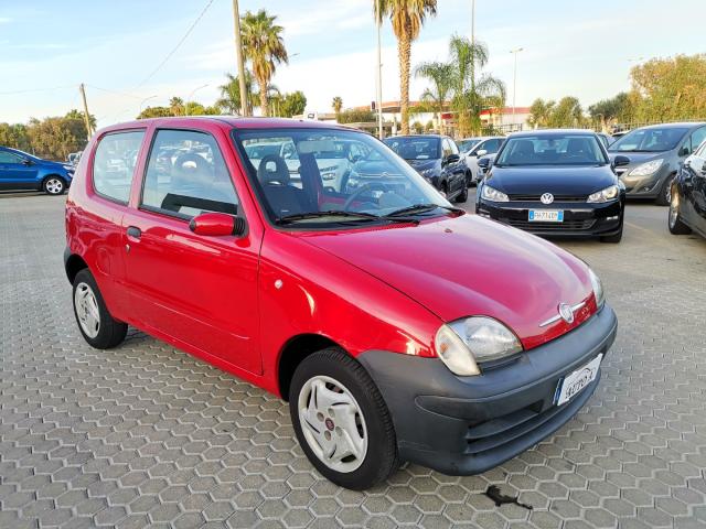 Auto - Fiat 600 1.1 active