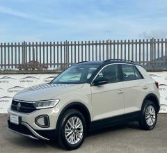 Auto - Volkswagen t-roc 1.0 tsi life