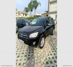 Auto - Toyota rav4 2.2 d-4d 150 cv dpf sol