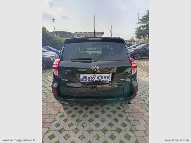 Auto - Toyota rav4 2.2 d-4d 150 cv dpf sol