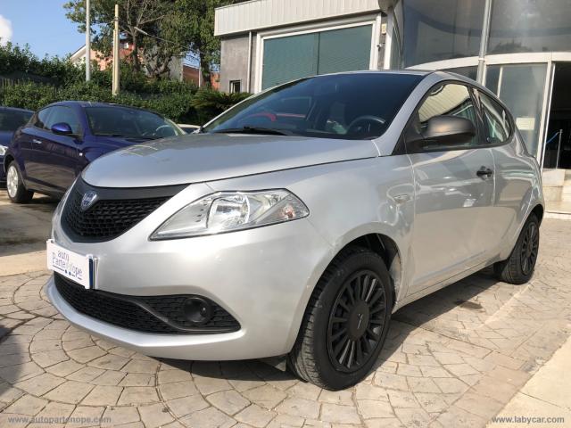 Auto - Lancia ypsilon 1.2 69 cv 5p. elefantino blu