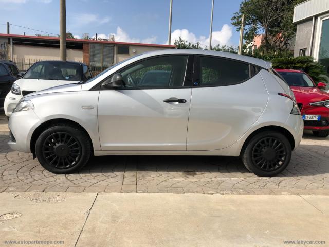 Auto - Lancia ypsilon 1.2 69 cv 5p. elefantino blu