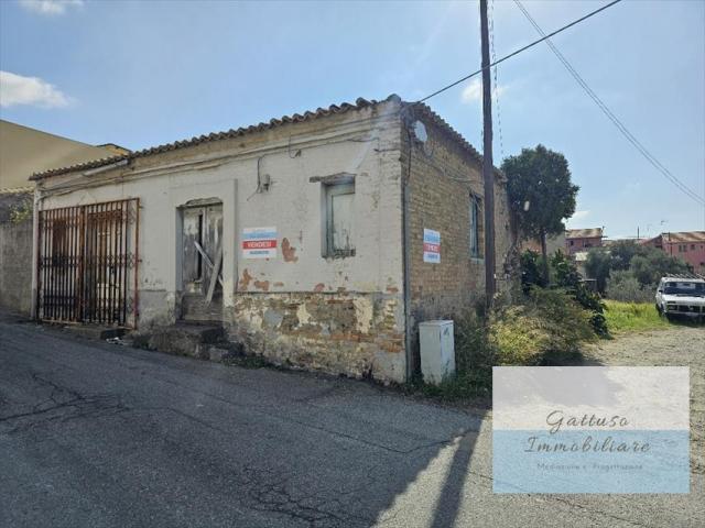 Appartamenti in Vendita - Casa indipendente in vendita a reggio di calabria croce valanidi