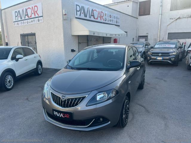 Auto - Lancia ypsilon 1.0 firefly 5ps&s hyb. eco silv.