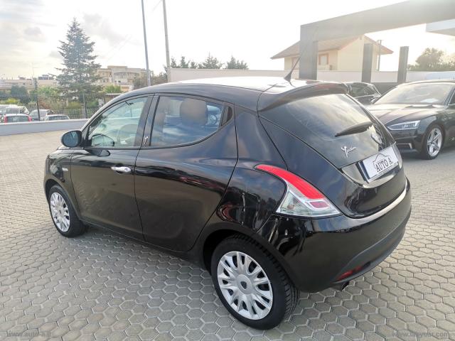 Auto - Lancia ypsilon 1.2 69 cv 5p. s&s silver