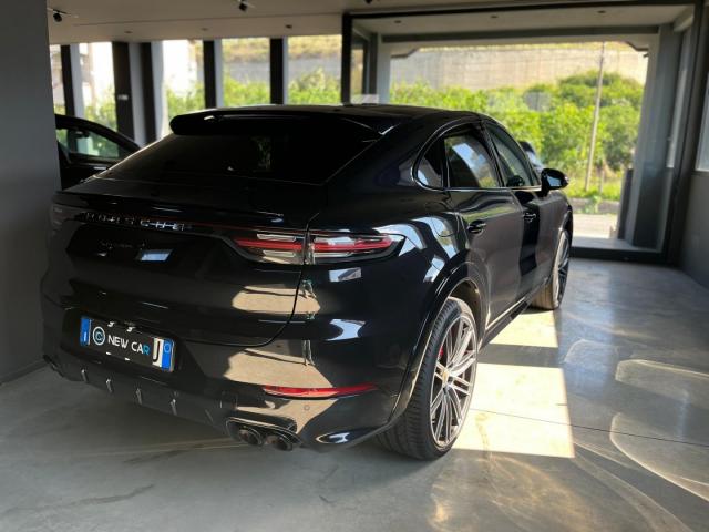 Auto - Porsche cayenne coupÃ© 2.9 v6 s