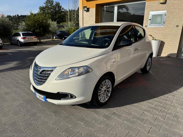 Lancia ypsilon 1.2 69 cv 5p. gpl ecochic gold