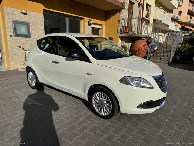 Auto - Lancia ypsilon 1.2 69 cv 5p. gpl ecochic gold