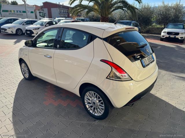 Auto - Lancia ypsilon 1.2 69 cv 5p. gpl ecochic gold