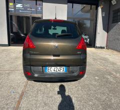 Auto - Peugeot 3008 1.6 hdi 110 cv tecno