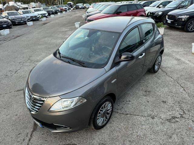 Auto - Lancia ypsilon 0.9 t.air 85cv 5p.met.ec.elef.