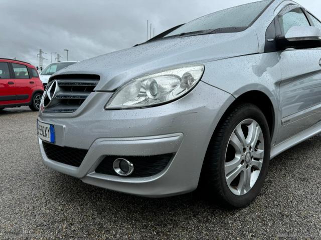 Auto - Mercedes-benz b 180 blueefficiency sport