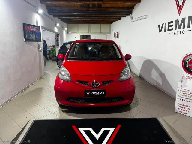 Auto - Toyota aygo 1.0 vvt-i 3p. now