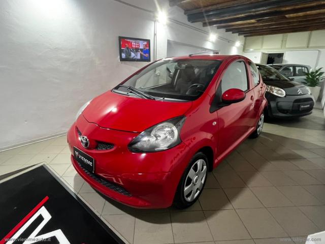 Auto - Toyota aygo 1.0 vvt-i 3p. now