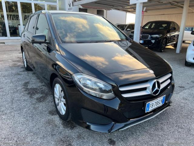 Auto - Mercedes-benz b 180 d automatic business