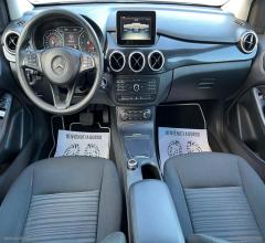 Auto - Mercedes-benz b 180 d automatic business