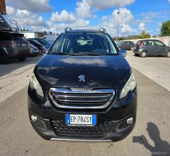 Auto - Peugeot 2008 1.2 vti 82 cv access