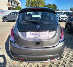 Auto - Lancia ypsilon 1.0 firefly 5p.s&s hyb. platino