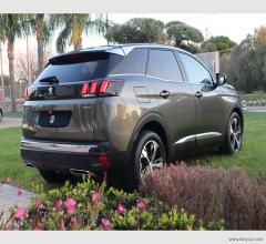 Auto - Peugeot 3008 bluehdi 120 s&s eat6 gt line