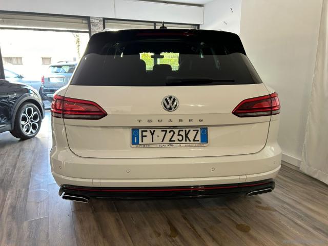 Auto - Volkswagen touareg 3.0 tdi r-line